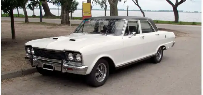 Weißer Oldtimer – beispielhaftes Ankaufsfahrzeug in Weil